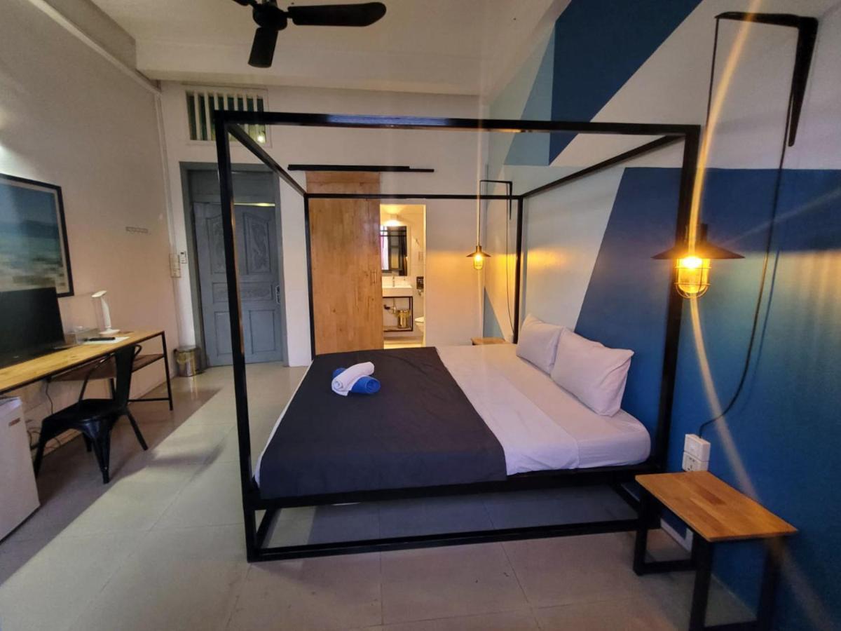The Place Hostel Баттамбанг Экстерьер фото