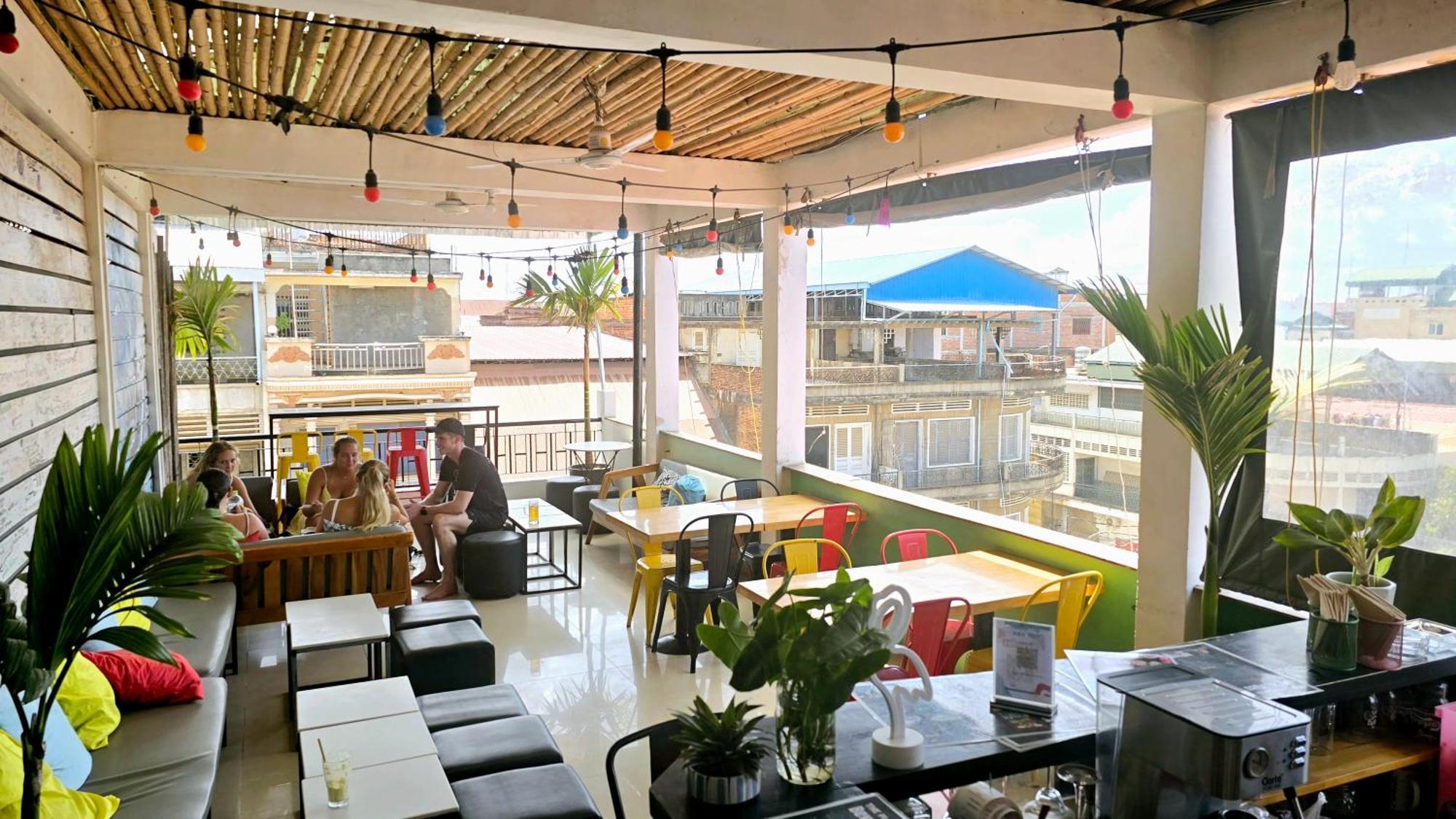 The Place Hostel Баттамбанг Номер фото